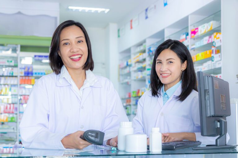 6-month online vocational program to become a pharmacy technician
