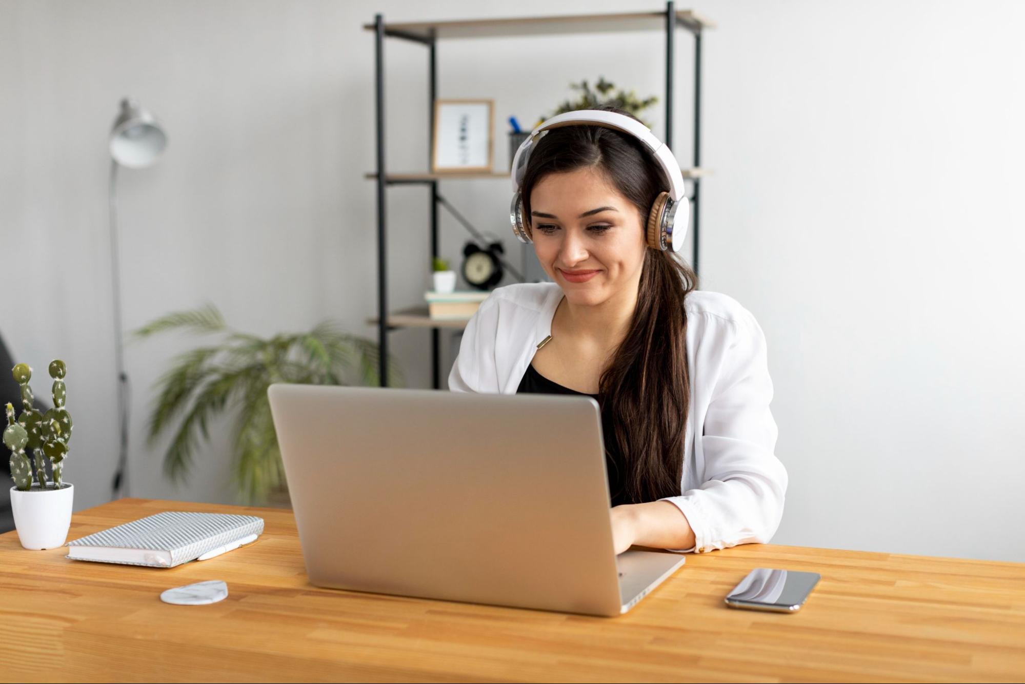 Virtual Assistant Girl, Working from Home
